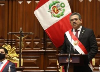 بعد خمسة أيام من تسلمه لمهام الرئاسة.. رئيس البيرو يستقيل !