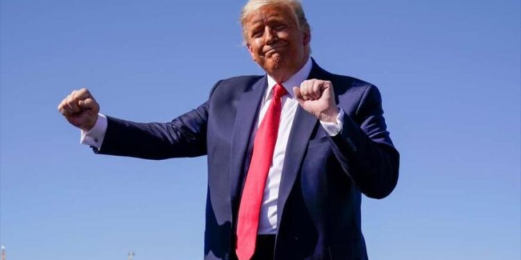 ترامب يحضر لـ “مسيرة النصر” و بادين غير مهتم