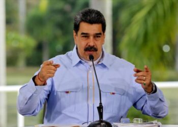 مادورو: ترامب أراد التحدث معي عدة مرات و هؤلاء منعوه !