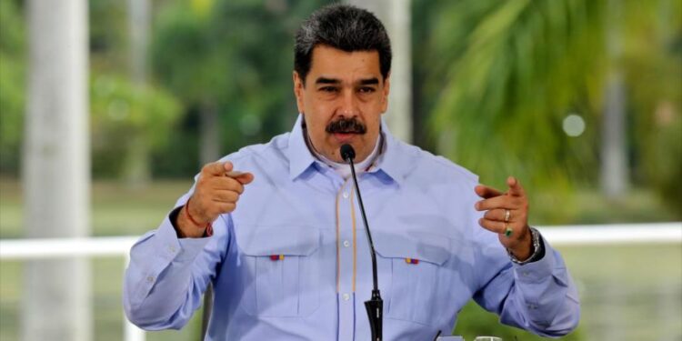 مادورو: ترامب أراد التحدث معي عدة مرات و هؤلاء منعوه !