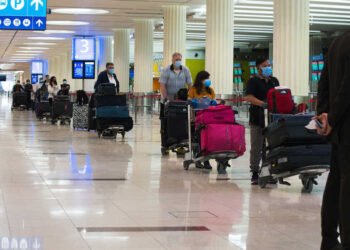 الإمارات تعلق منح تأشيرات لمواطني 13 دولة بينها سوريا