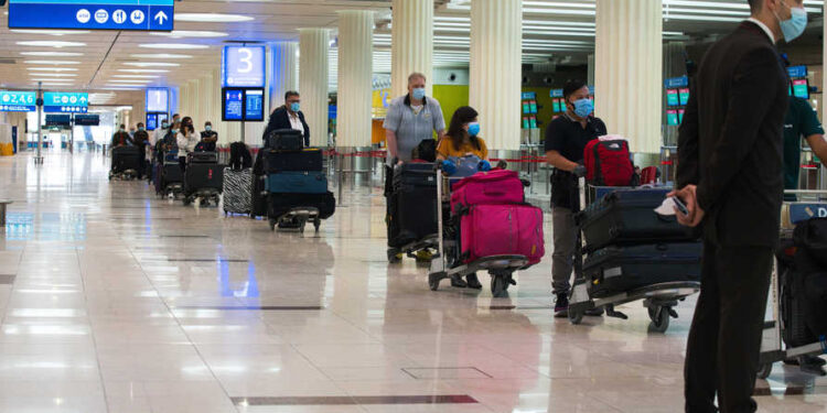 الإمارات تعلق منح تأشيرات لمواطني 13 دولة بينها سوريا