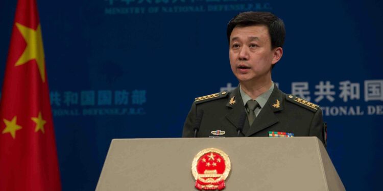 الصين تهدد بتوجيه “ضربة قاصمة” للولايات المتحدة لبيعها أسلحة لتايوان