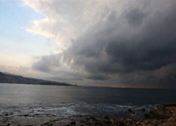 الطقس.. انخفاض في درجات الحرارة وأمطار غزيرة