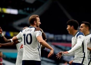 توتنهام يتصدر الدوري الإنجليزي بفوزه على مانشستر سيتي