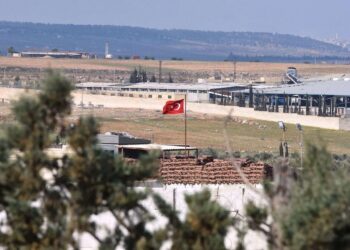 تركيا تخلي نقطتي مراقبة شمال غرب سوريا