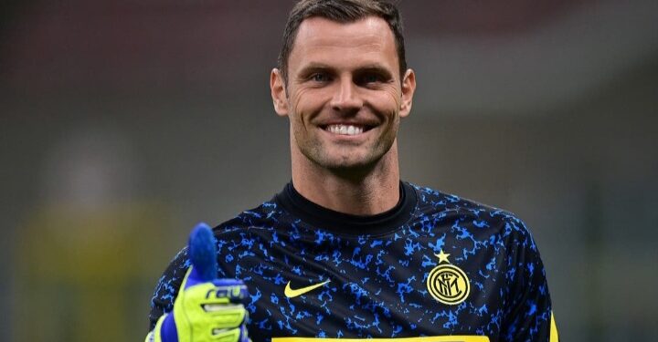 إصابة حارس إنتر ميلان بفيروس كورونا