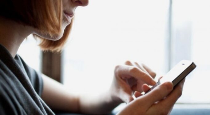 دراسات حديثة توضح تأثير الهواتف الذكية على الصحة النفسية