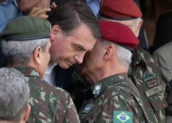 بولسونارو يعفو عن العسكريين المدانين بجرائم قتل