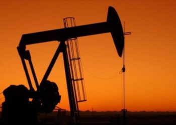 العلاقة بين انخفاض سعر النفط الخام و الوباء التاجي