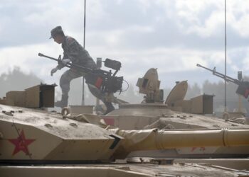 الهند: الصين تنشر طائرات مقاتلة و صواريخ على الحدود