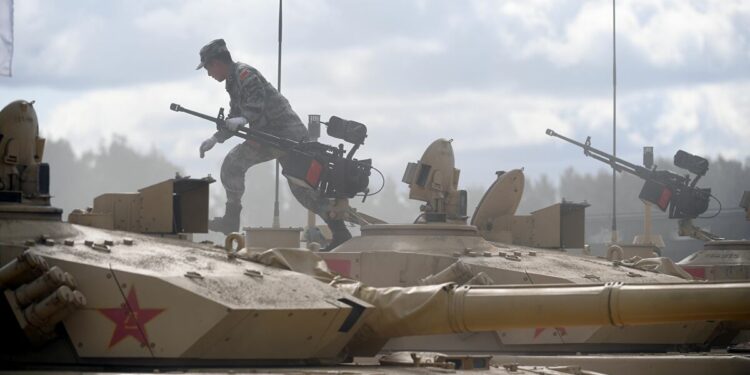 الهند: الصين تنشر طائرات مقاتلة و صواريخ على الحدود