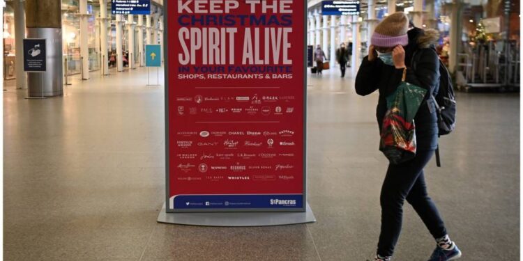 عدّة دول تُعلّق رحلاتها من وإلى بريطانيا بسبب سلالة كورونا الجديدة