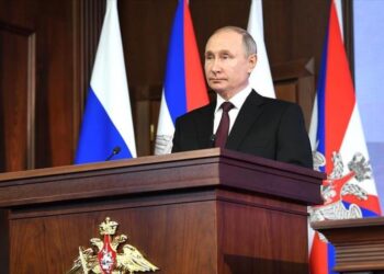 بوتين يحذر الناتو من نشر الصواريخ قرب روسيا