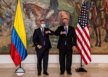 رغم اقتراب موعد مغادرته.. بومبيو ينسق مع كولومبيا ضد فنزويلا