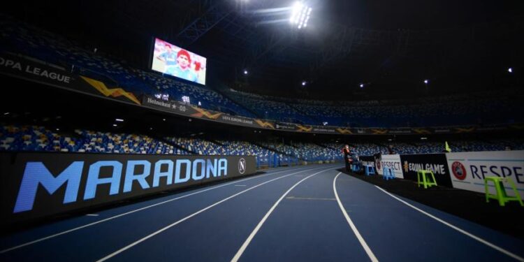 نابولي الإيطالي يغير إسم ملعبه إلى دييغو أرماندو مارادونا