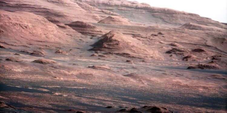 اكتشاف خزان جليدي على كوكب المريخ