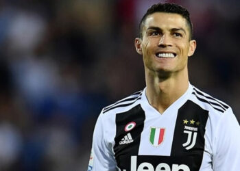 رونالدو يحتفل بإنجازه التاريجي الجديد