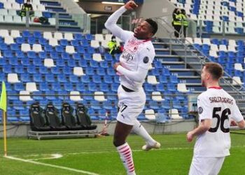 مهاجم ميلان يحقق رقماً تاريخياً في الدوري الإيطالي