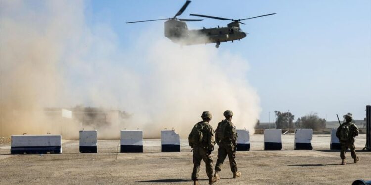 الولايات المتحدة ترسل مروحية مليئة بالأسلحة إلى سوريا