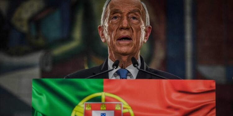 البرتغال تعيد انتخاب رئيسها دي سوزا لخمس سنوات