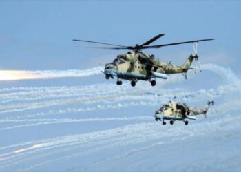 مروحيات روسية تدمر مواقع داعش وسط سوريا