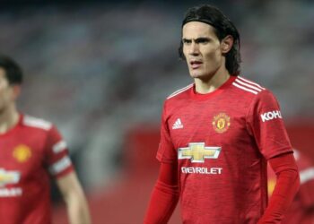 تغريم إدينسون كافاني بـ 136 ألف دولار بسبب العنصرية