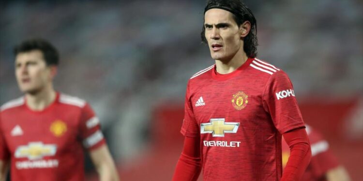 تغريم إدينسون كافاني بـ 136 ألف دولار بسبب العنصرية