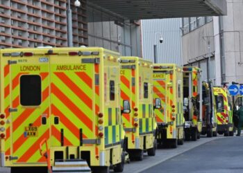 النظام الصحي البريطاني مهدد بالإنهيار خلال 3 أسابيع