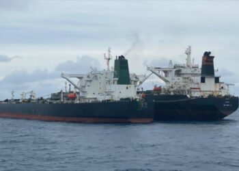 روسيا تراقب سفينة أمريكية مزودة بصواريخ كروز في البحر الأسود