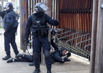 منظمات غير حكومية تطالب فرنسا بوقف التمييز العنصري