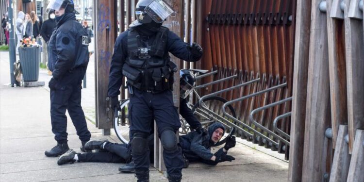 منظمات غير حكومية تطالب فرنسا بوقف التمييز العنصري