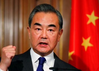وزير الخارجية الصيني يكشف عن حقيقة تفشي الفيروس التاجي