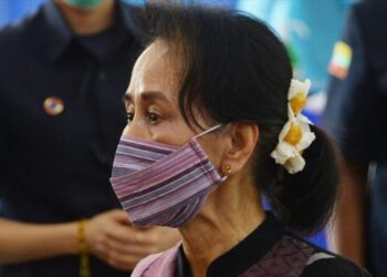 جيش ميانمار يحتجز الزعيمة أونغ سان سو كي