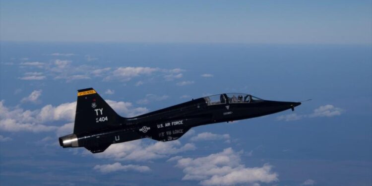 مقتل طيارين أمريكيين في تحطم طائرة