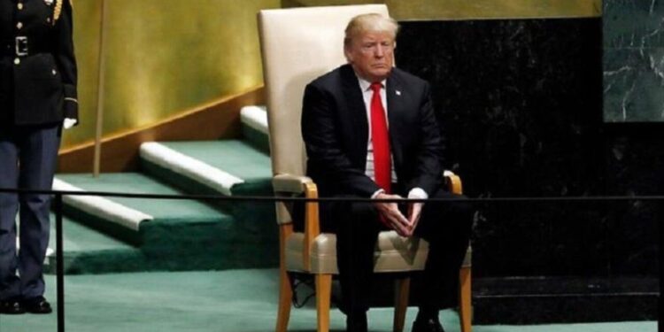 محامو ترامب يتخلون عنه قبل بدء المساءلة