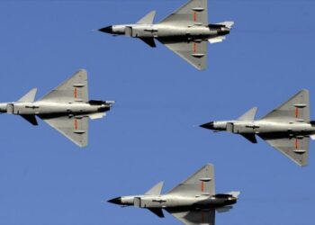 طبول الحرب.. الطائرات الأمريكية و الصينية تقترب من تايوان