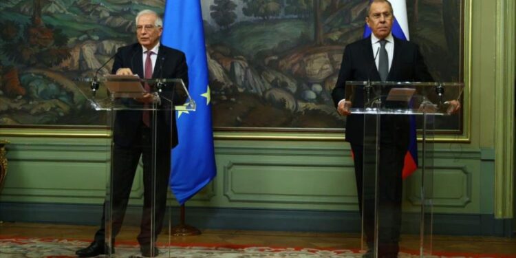 روسيا “مستغربة” من تصريحات بوريل المتناقضة