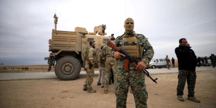 حلفاء أمريكا يسرقون 140 ألف برميل من النفط السوري يومياً