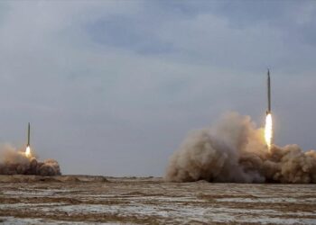 إيران تستعرض قدرة عالية على المناورة الصاروخية