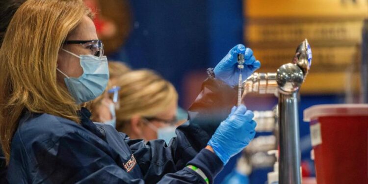 وفاة امرأة في الولايات المتحدة بعد تلقيها لقاح فايزر