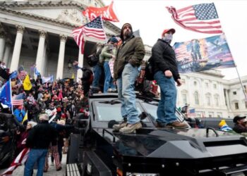 تقرير: الولايات المتحدة لديها كل عوامل الحرب الأهلية