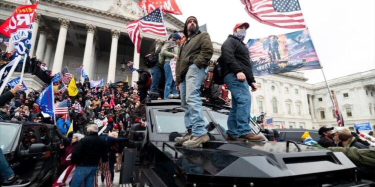 تقرير: الولايات المتحدة لديها كل عوامل الحرب الأهلية