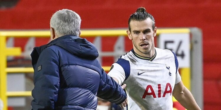 مدرب السبيرز يجدد ثقته بالويلزي