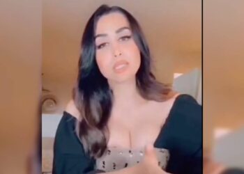 هند القحطاني تتحدى نظام المملكة بظهور جريء