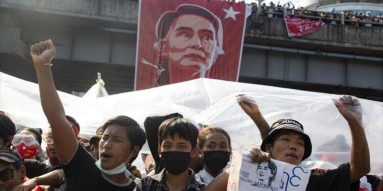 يوم دموي في ميانمار بسبب زعيمة البلاد السابقة