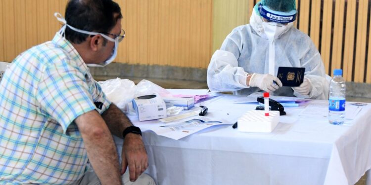 لبنان يلغي شرط فحص الكورونا لعبور حدوده