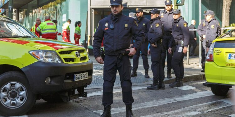 جريمة مروعة.. قتل والدته ثم أكلها