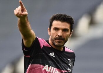 بوفون يرفض عرض برشلونة