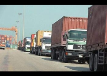 النقل تعطي الأفضلية للشاحنات السورية في نقل البضائع المصدرة